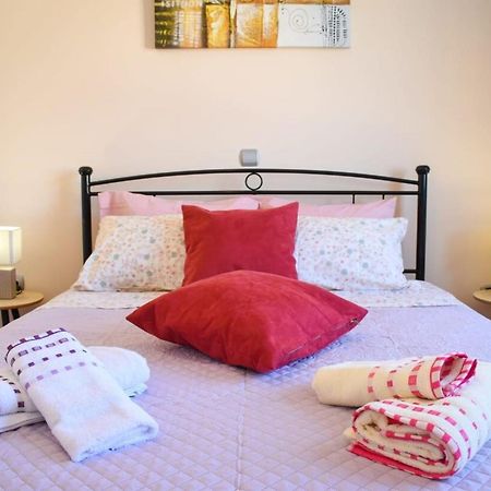Villa Cozy Flat On The Main Square, 10Min To The Sea Kalamata Esterno foto