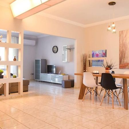 Villa Cozy Flat On The Main Square, 10Min To The Sea Kalamata Esterno foto