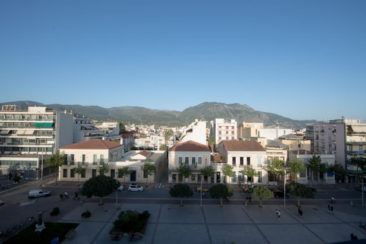 Villa Cozy Flat On The Main Square, 10Min To The Sea Kalamata Esterno foto