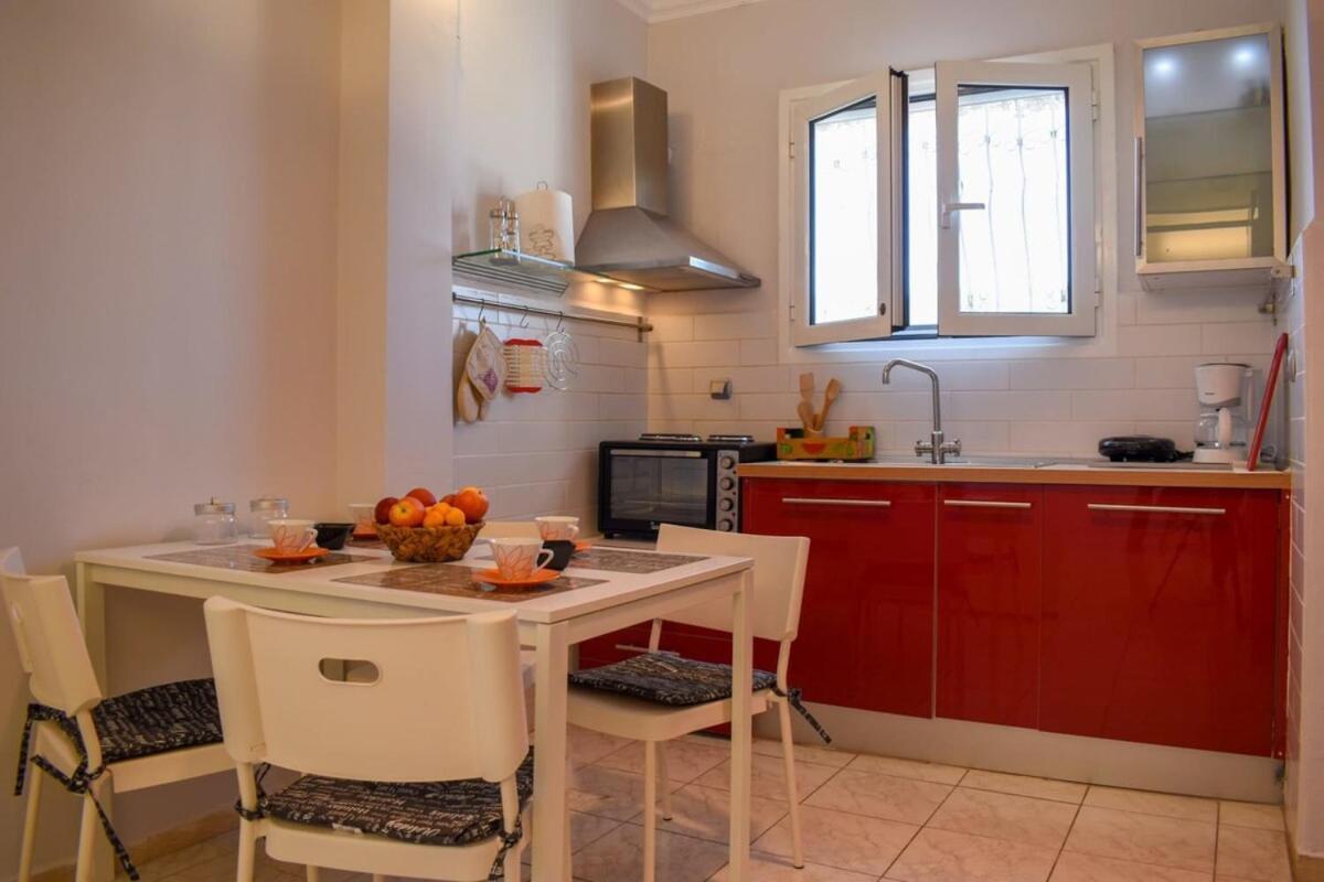 Villa Cozy Flat On The Main Square, 10Min To The Sea Kalamata Esterno foto