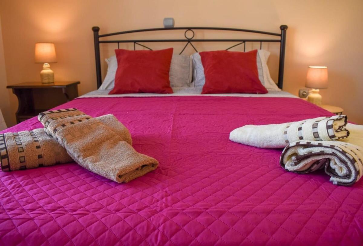Villa Cozy Flat On The Main Square, 10Min To The Sea Kalamata Esterno foto