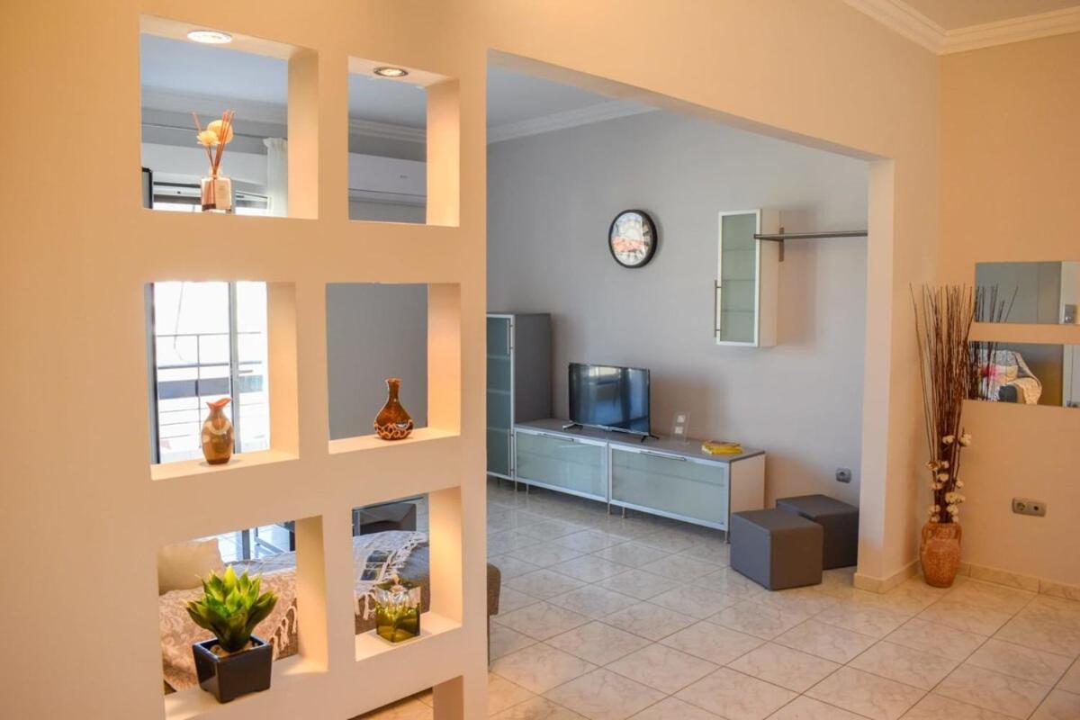 Villa Cozy Flat On The Main Square, 10Min To The Sea Kalamata Esterno foto