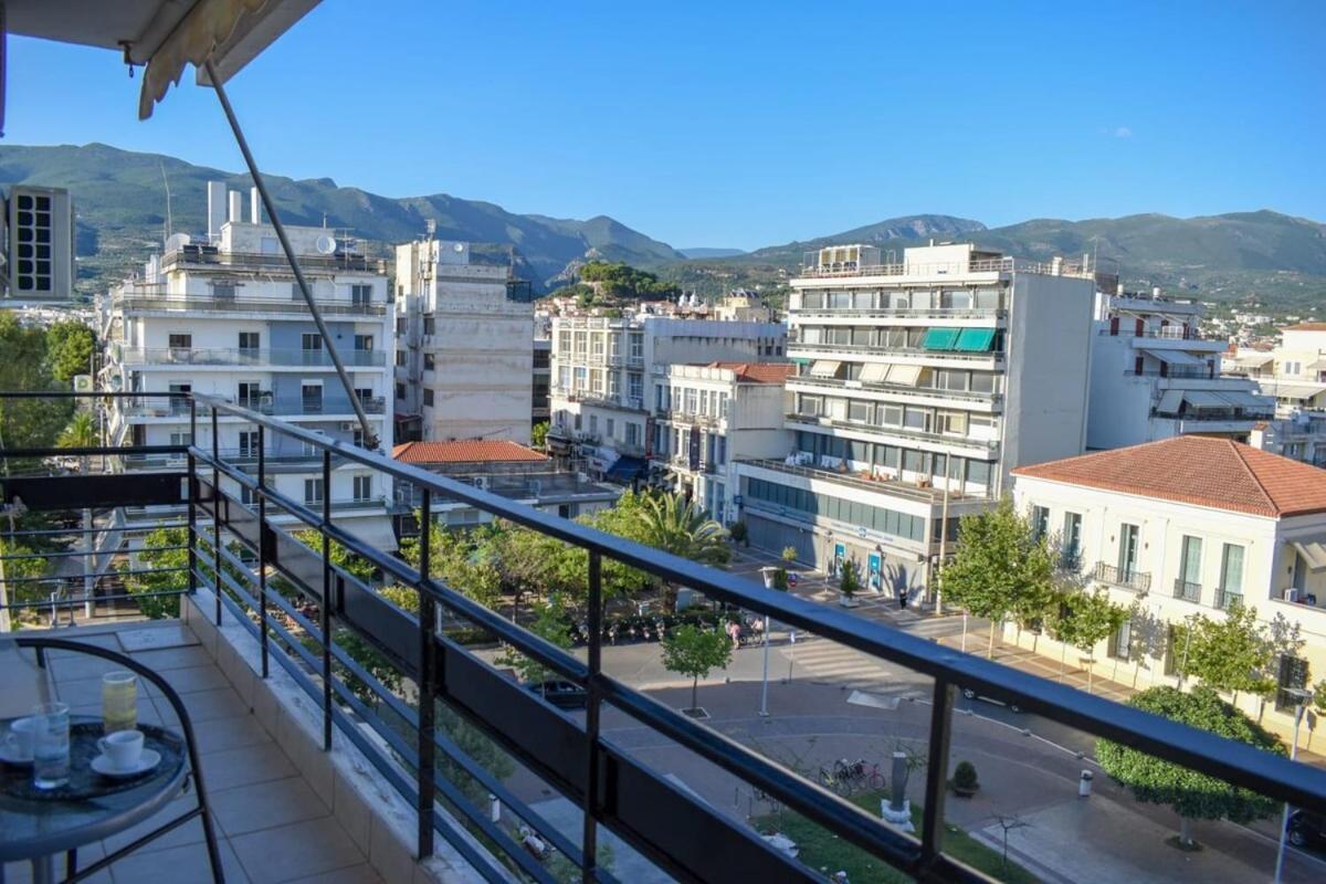 Villa Cozy Flat On The Main Square, 10Min To The Sea Kalamata Esterno foto