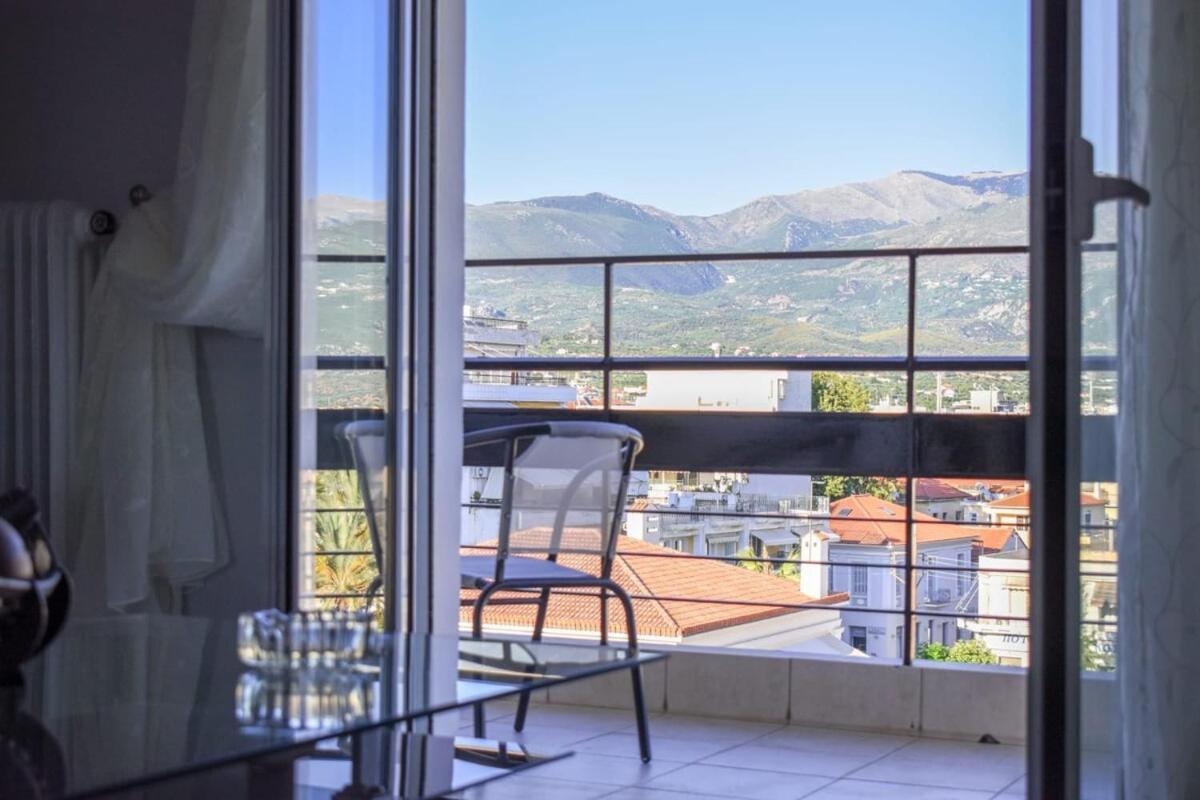 Villa Cozy Flat On The Main Square, 10Min To The Sea Kalamata Esterno foto